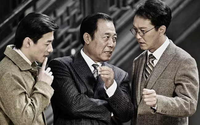 《潜伏》 《潜伏》