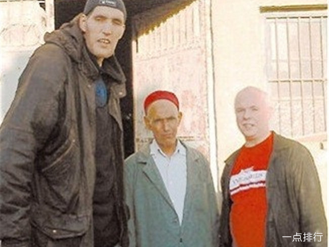 Radhouane Charbib,7英尺8英寸 Radhouane Charbib,7英尺8英寸